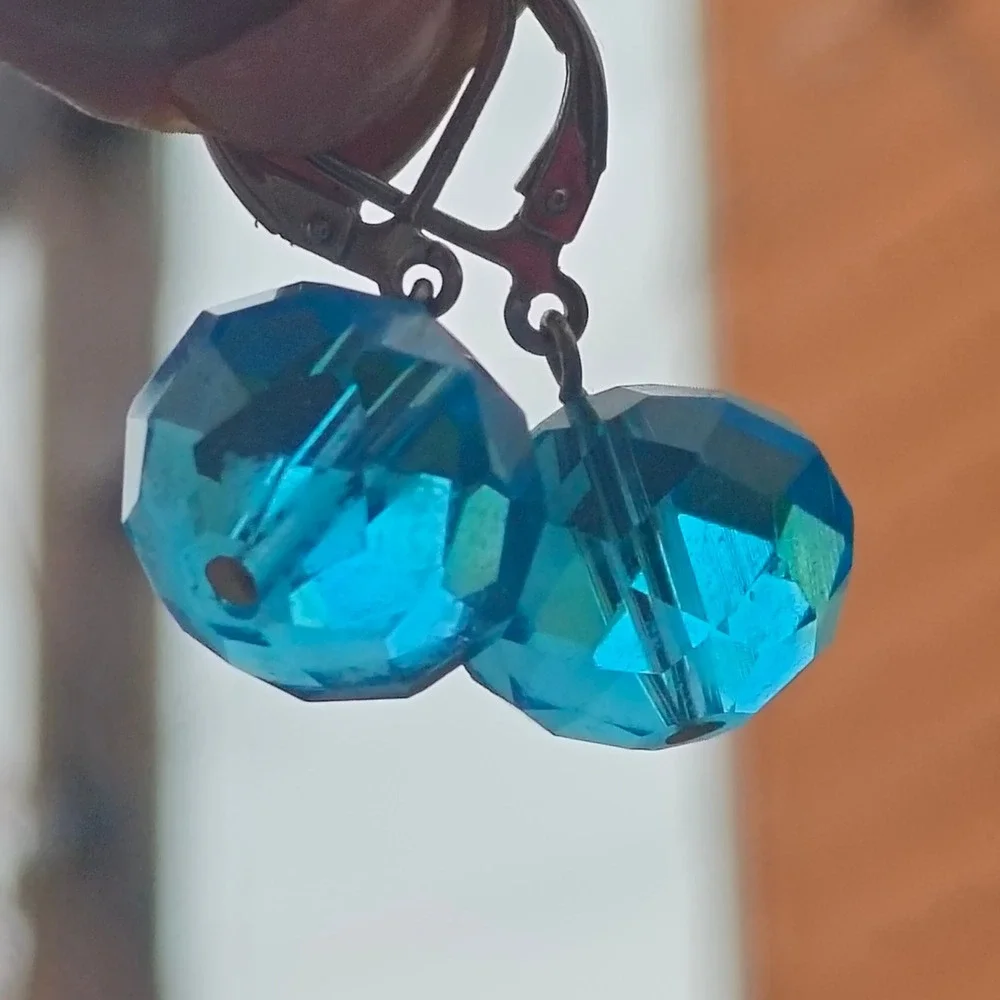 Unbranded vibrant aqua